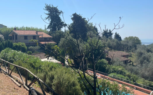 Meravigliosa villa con piscina e vista mozzafiato